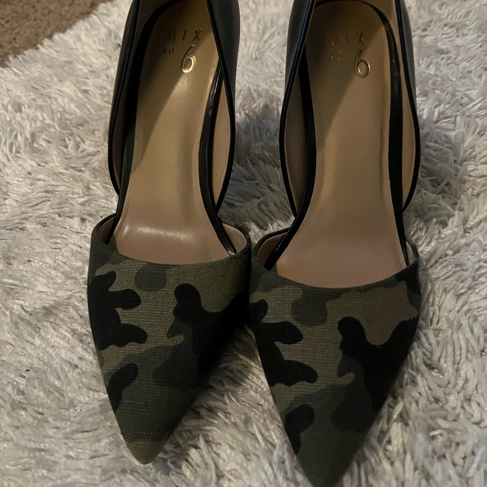 Camo & black pumps